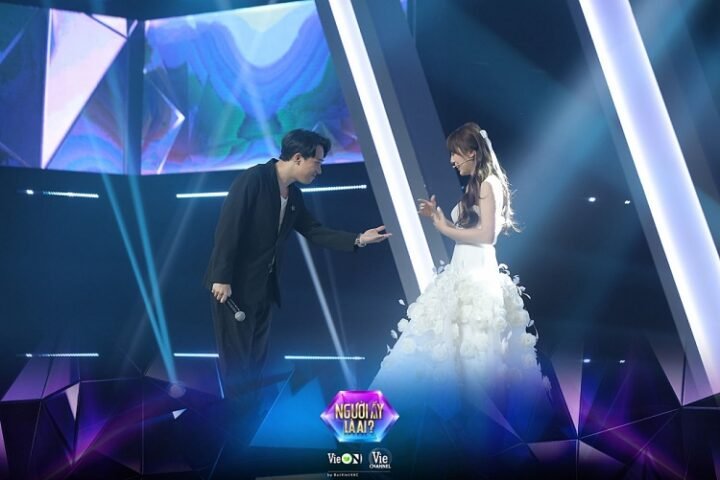 Khoảnh khắc Young Ju chia sẻ câu chuyện của mình tại Người Ấy Là Ai, thu hút sự chú ý của cố vấn như Anh Tú