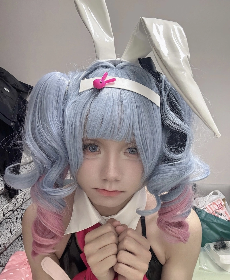 Ảnh bộ đồ thỏ cosplay với thiết kế mềm mại dễ thương