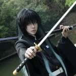 Hình biểu cảm tập trung hà trụ cosplay làm rõ gương mặt