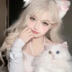 Hình biểu cảm vui vẻ mèo cosplay làm nổi bật gương mặt