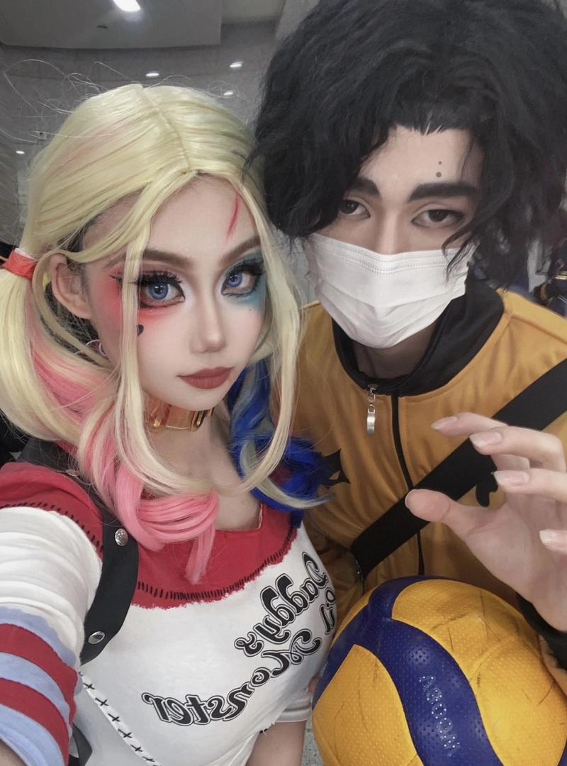 Ảnh cosplay Harley Quinn ánh sáng mạnh nổi bật