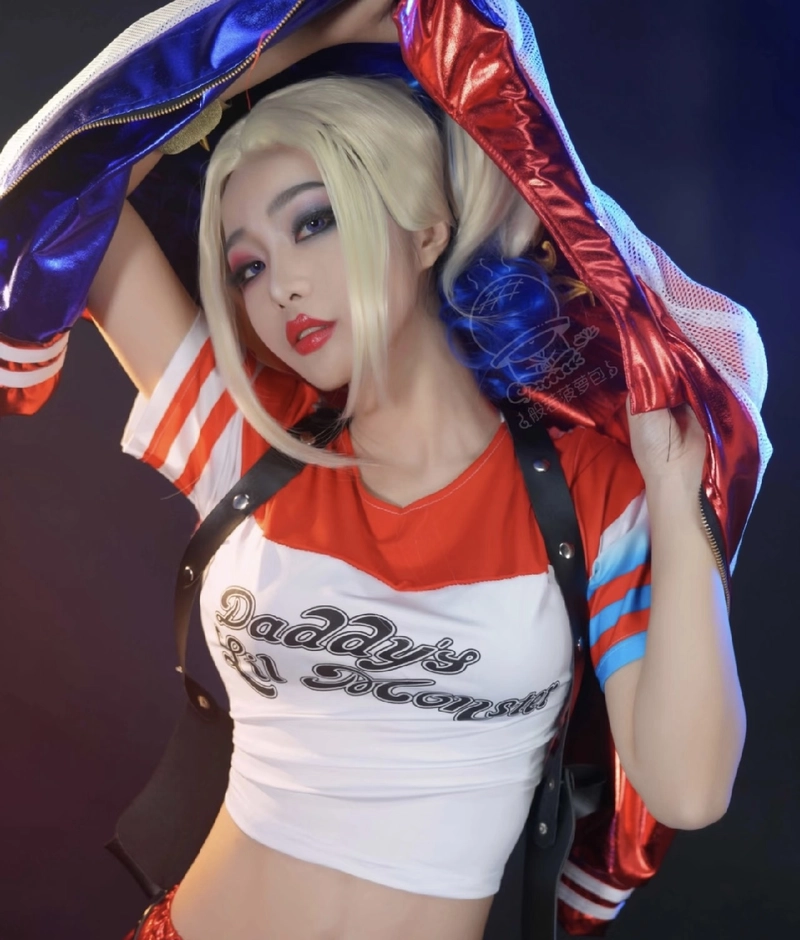 Ảnh cosplay Harley Quinn tạo cảm giác mạnh mẽ