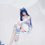 Cosplay thiên thần biểu cảm hiền hòa nhẹ nhàng