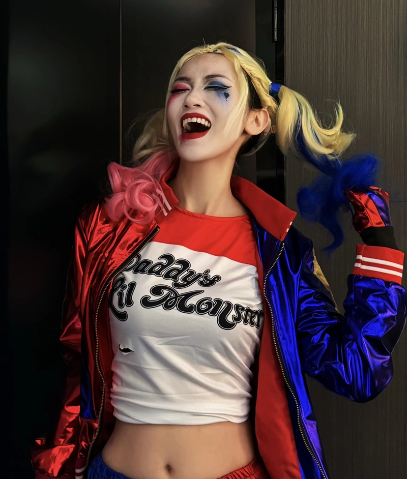 Góc chụp cosplay Harley Quinn màu sắc rực rỡ