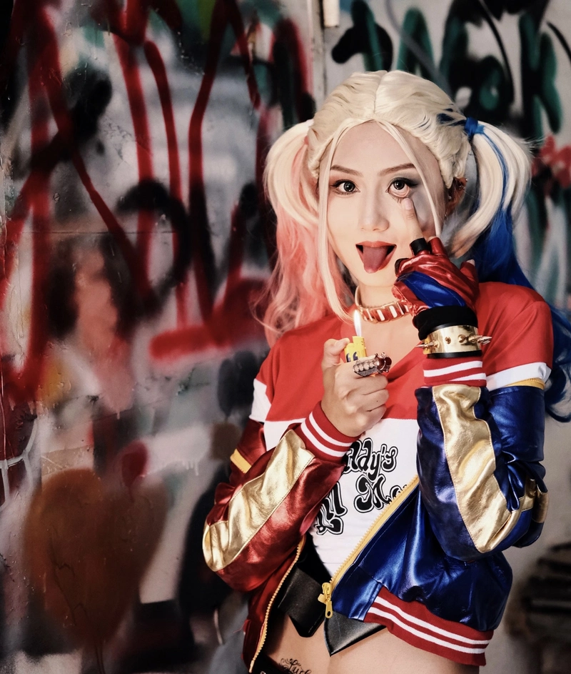 Hình ảnh cosplay Harley Quinn phong cách hiện đại