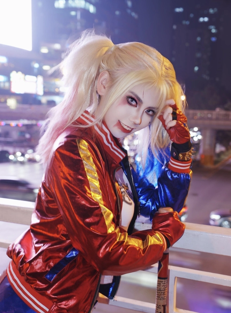Khoảnh khắc cosplay Harley Quinn biểu cảm vui nhộn