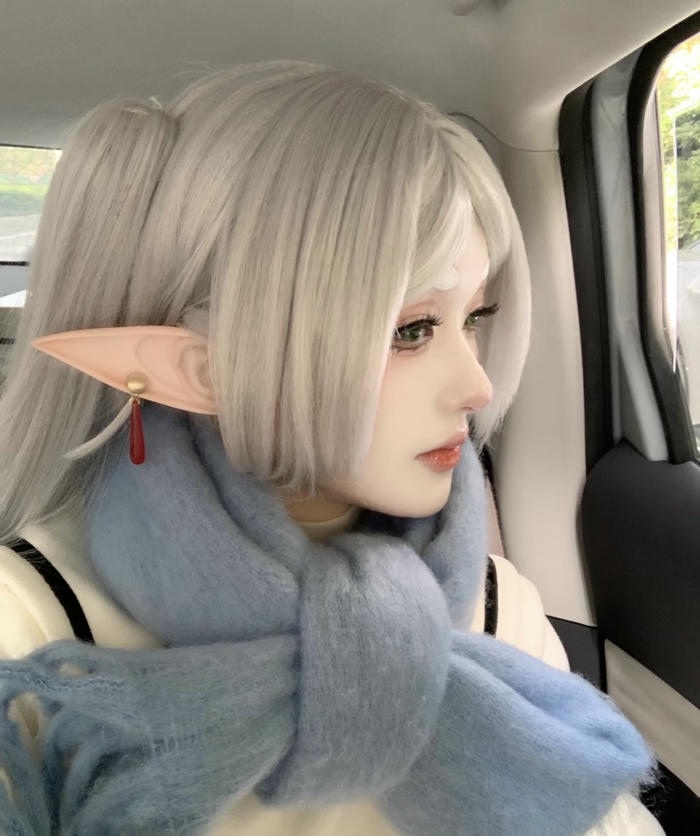 ảnh cosplay Frieren góc nghiêng đẹp