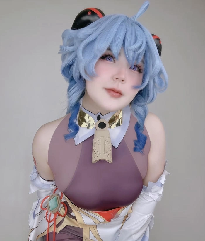 ảnh cosplay ganyu nét đẹp nhẹ