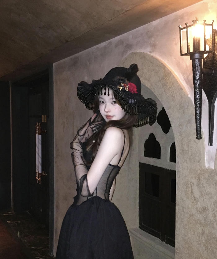 ảnh cosplay halloween bối cảnh đêm