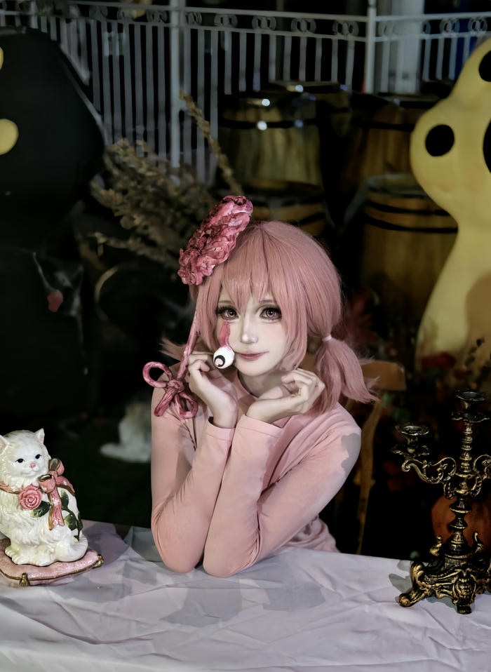 ảnh cosplay halloween hóa trang rùng rợn