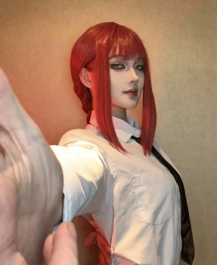 ảnh cosplay makima gương mặt xinh