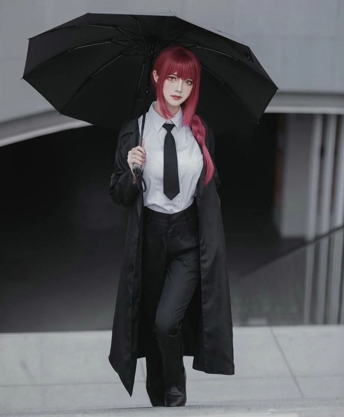 ảnh cosplay makima vẻ hiền dịu