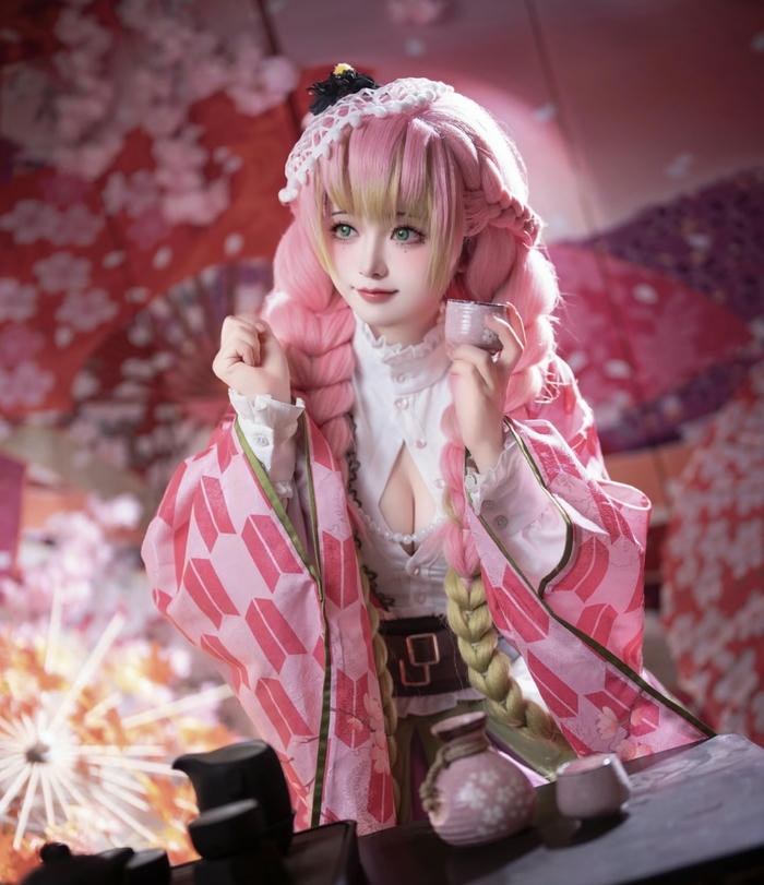 ảnh mitsuri cosplay phong thái ngọt