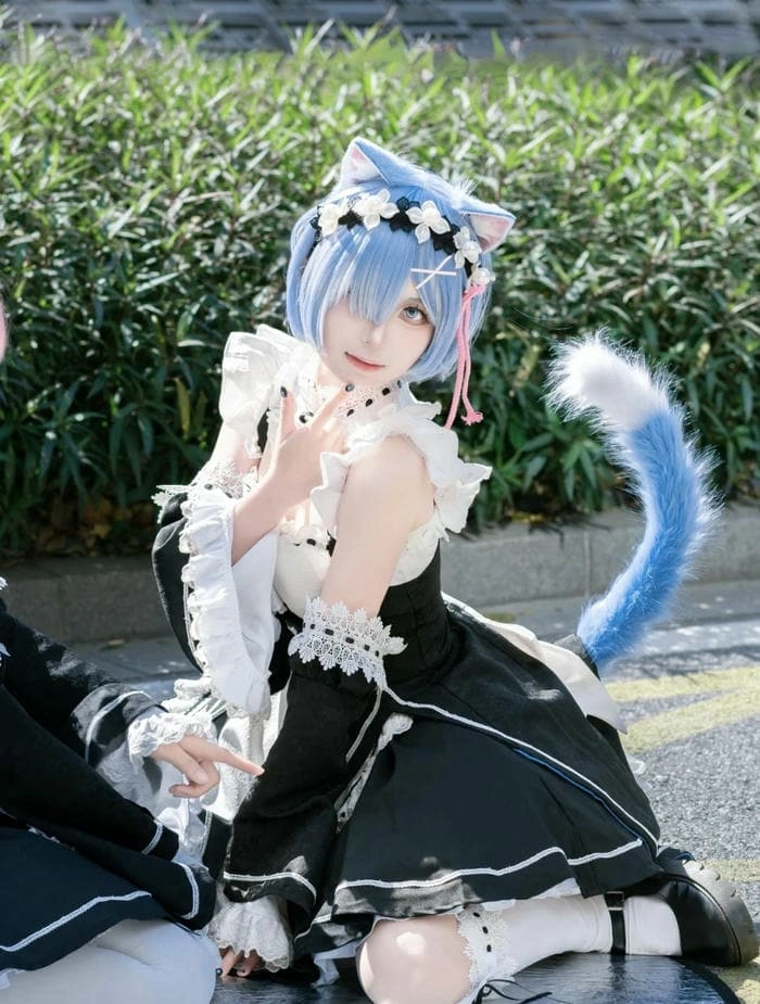 ảnh rem cosplay thân hình nhỏ
