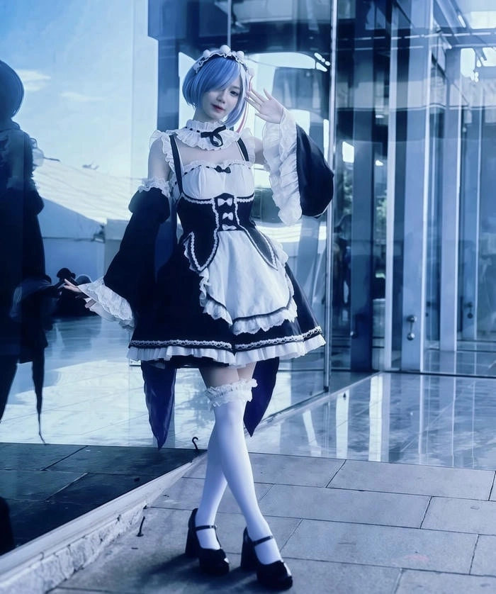 ảnh rem cosplay vóc dáng gọn
