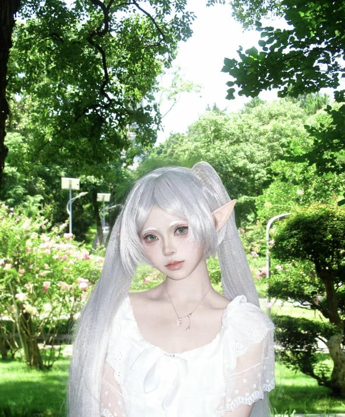 cosplay Frieren phong cách huyền ảo