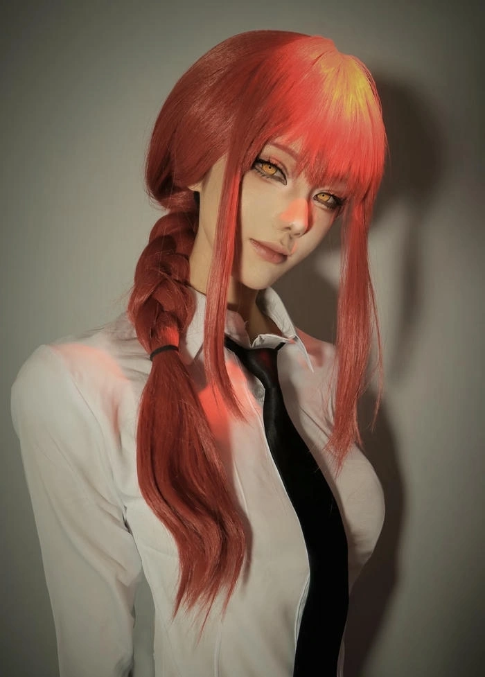 gái xinh cosplay makima bản lĩnh