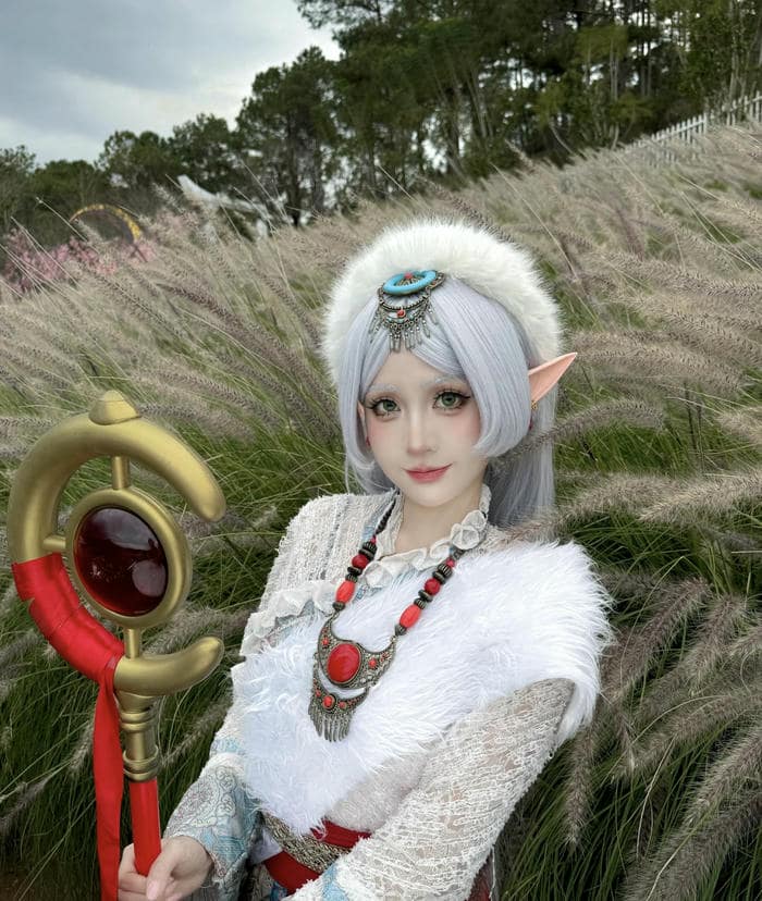 hình Frieren cosplay chân dung đẹp