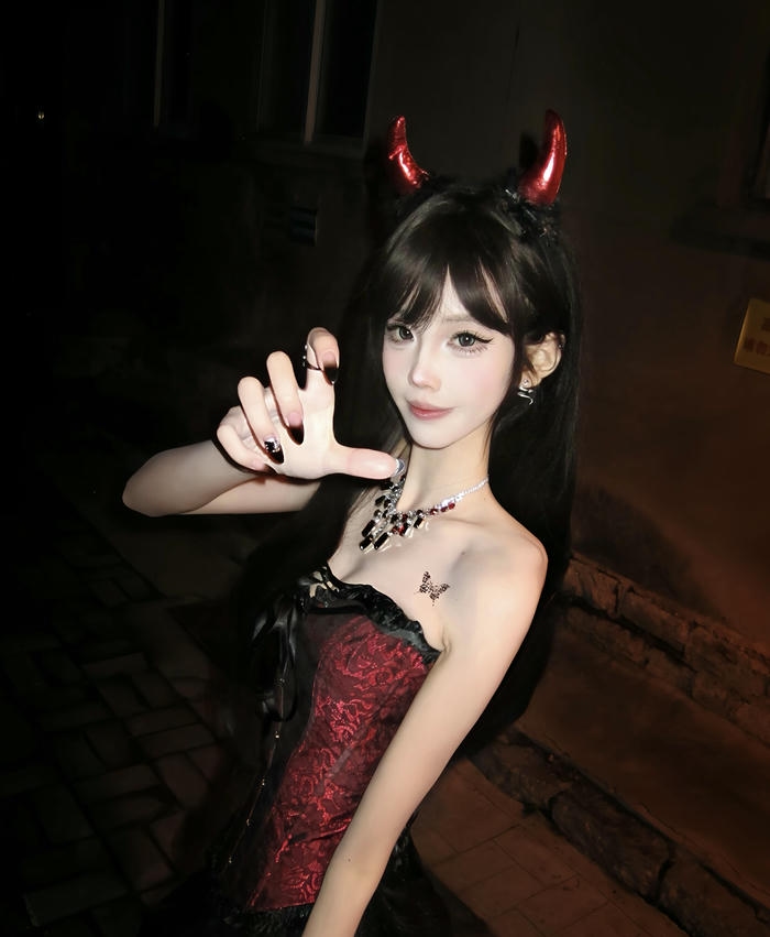 hình ảnh coslay halloween phụ kiện đêm tối