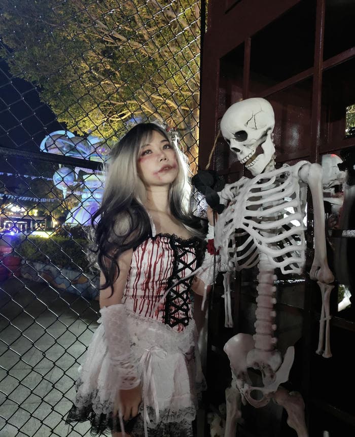 hình ảnh coslay halloween phụ kiện xương