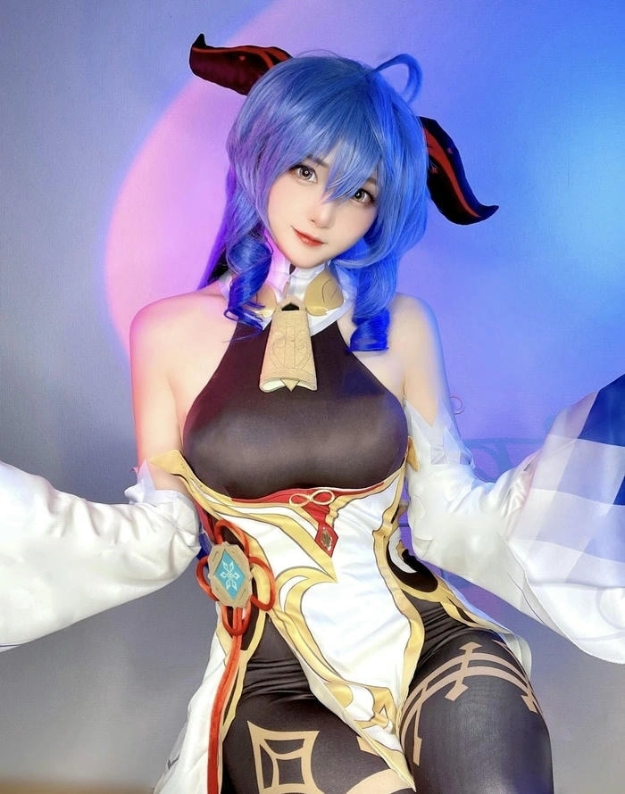 hình ảnh ganyu cosplay đơn giản