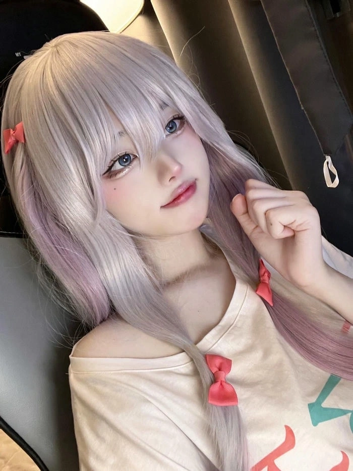 hình ảnh hina cosplay khuôn mặt dễ thương