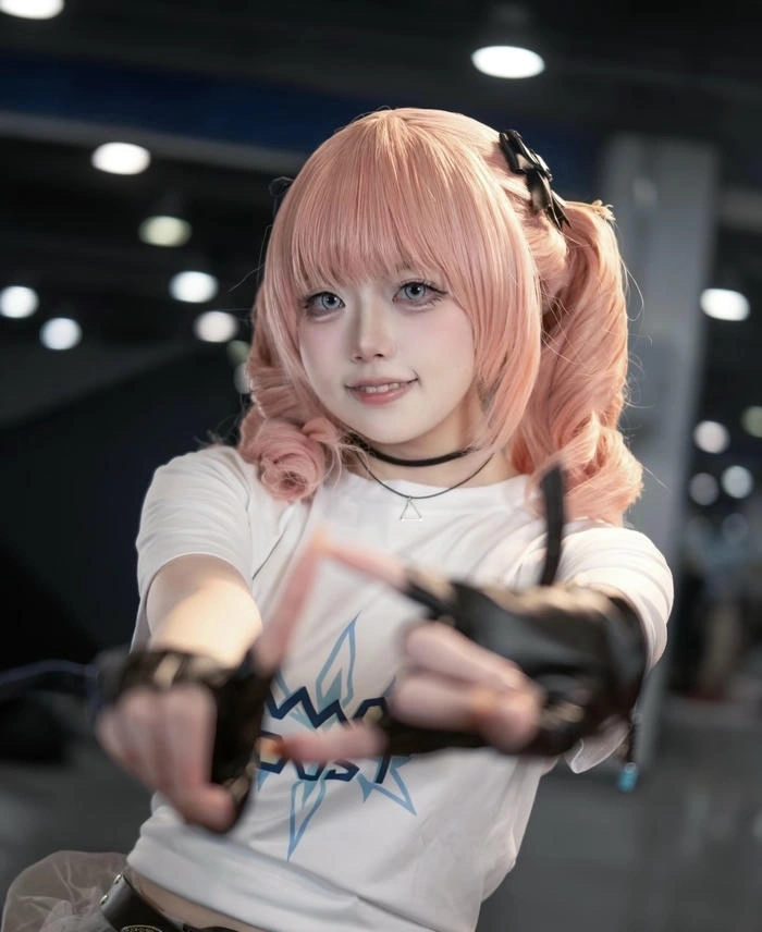 hình ảnh hina cosplay nét dịu dàng