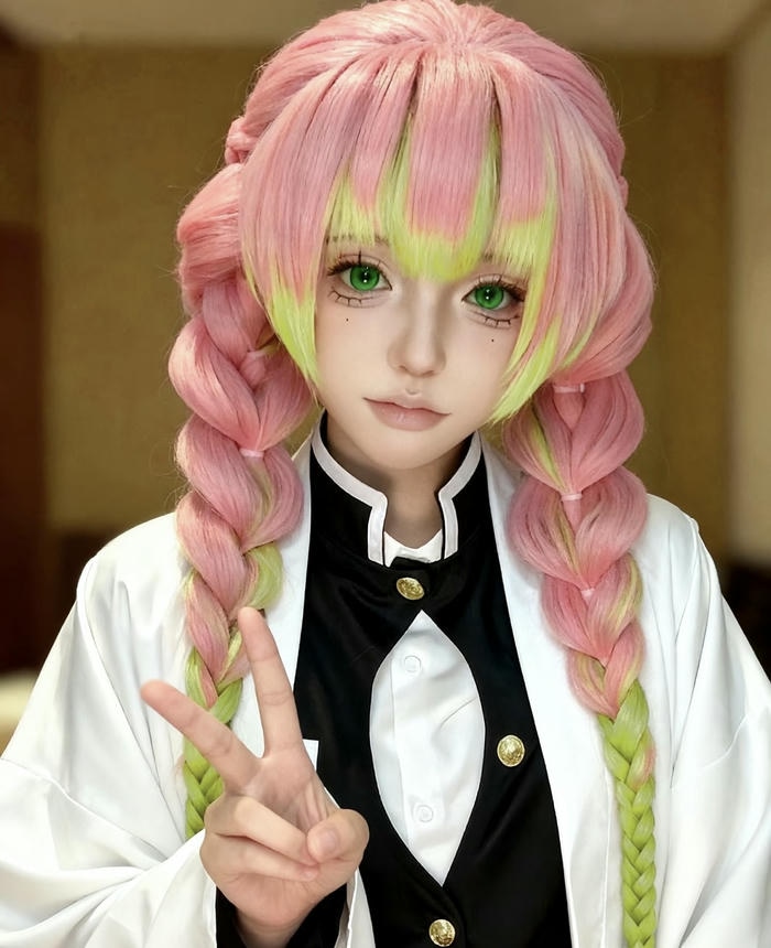 hình ảnh mitsuri cosplay cận mặt