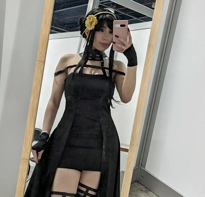 hình ảnh yor forger cosplay nghệ thuật