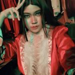 hình cosplay boa hancock cổ trễ