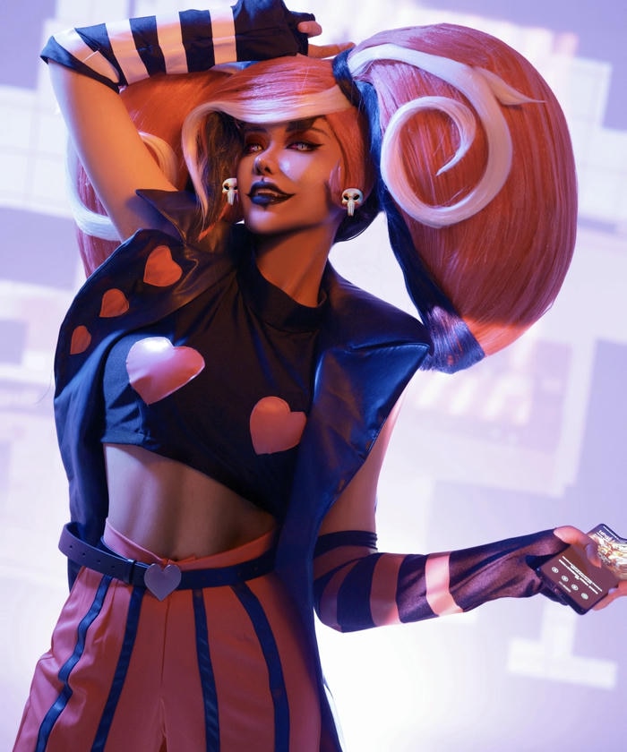 hình cosplay halloween áo quần kinh dị