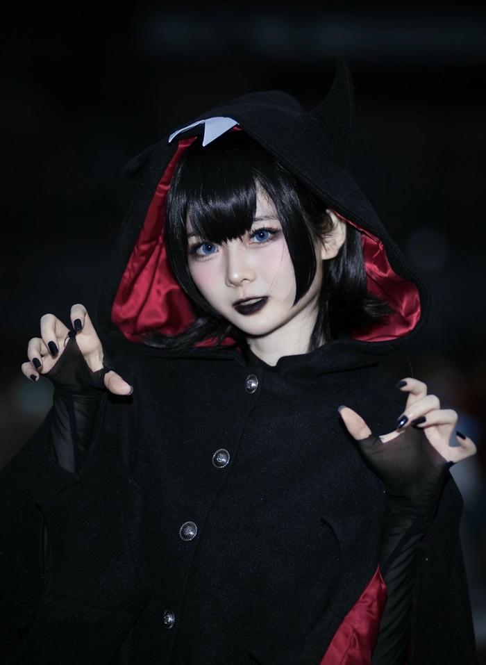 hình cosplay halloween bộ đồ quỷ