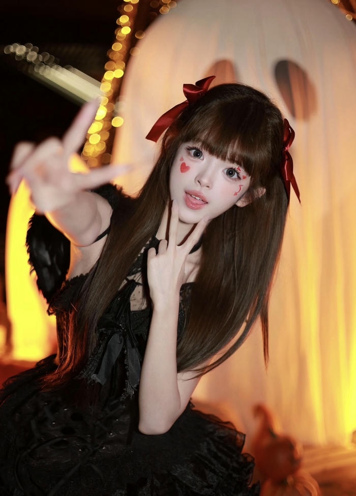 hình cosplay halloween trang phục ma quỷ