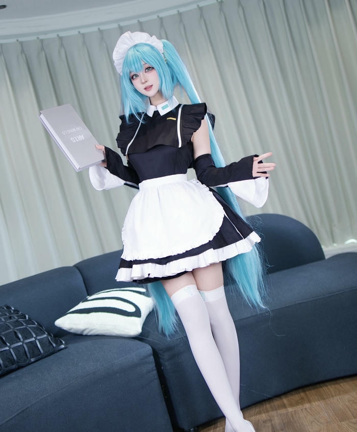 hình cosplay miku tóc xanh hai bím