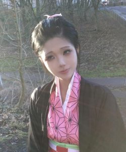 hình cosplay nezuko chi tiết thêu tinh xảo