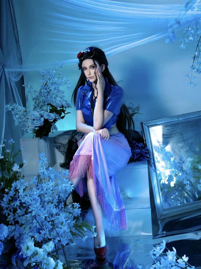 hình cosplay robin váy liền thân
