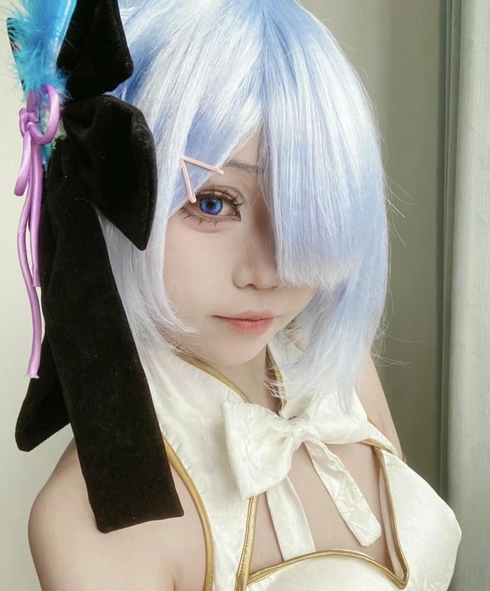 hình rem cosplay mặt dễ thương