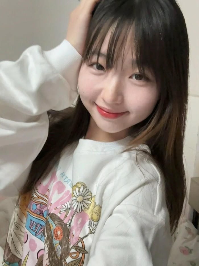 2k3 gái xinh vẻ đẹp tuổi trẻ