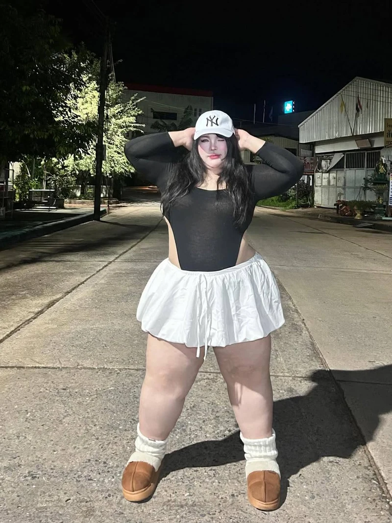 Ảnh Nóng Chubby Béo Múp Dâm Đãng