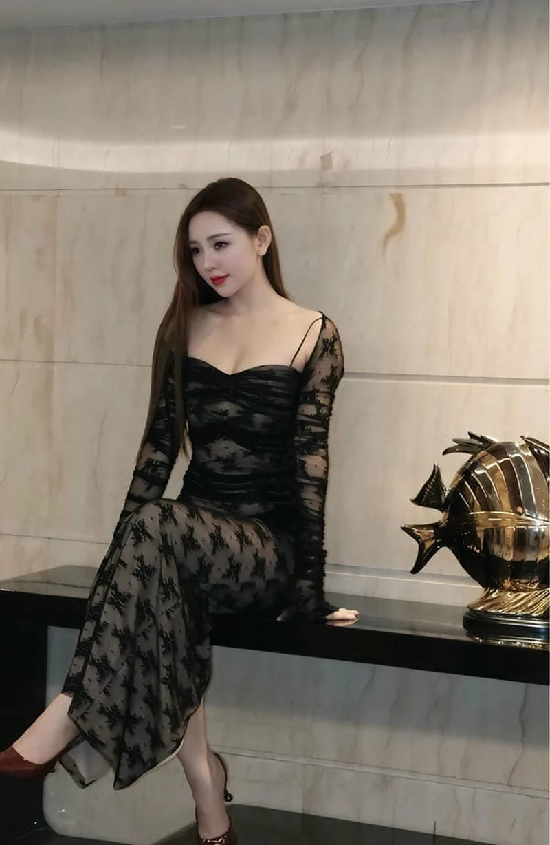 Ảnh Quỳnh Kool sexy ánh mắt hút hồn người xem