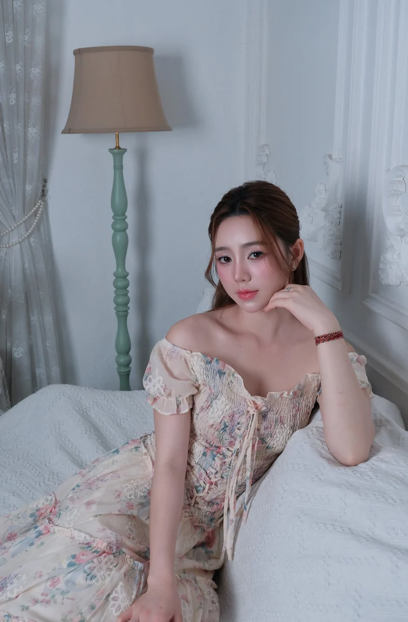 Ảnh Quỳnh Kool sexy mặc bikini đen cực kỳ quyến rũ