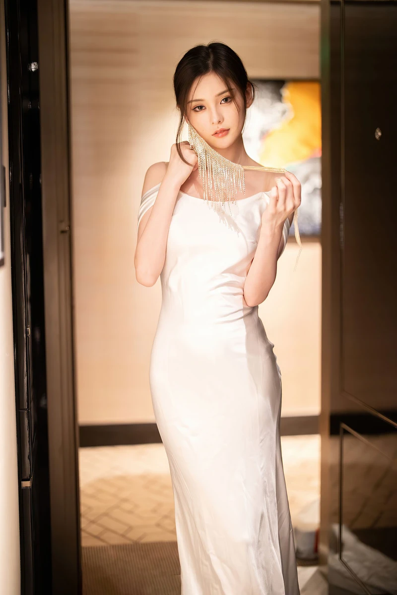 Ảnh Sex Cô Dâu Trắng Mịn Quyến Rũ
