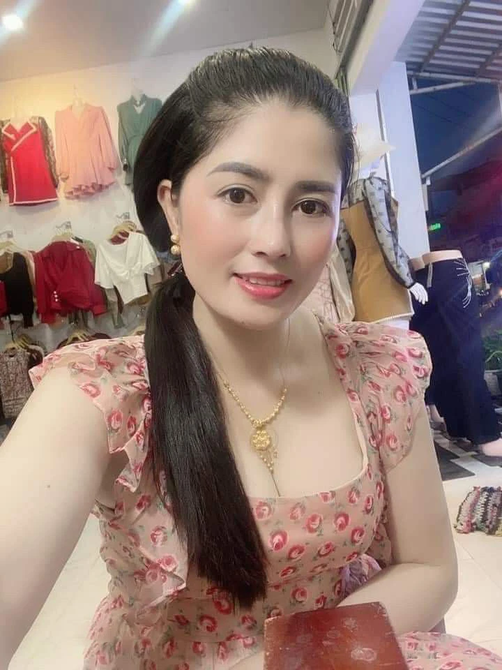 Ảnh Sex MBBG trắng hồng mịn màng gợi tình