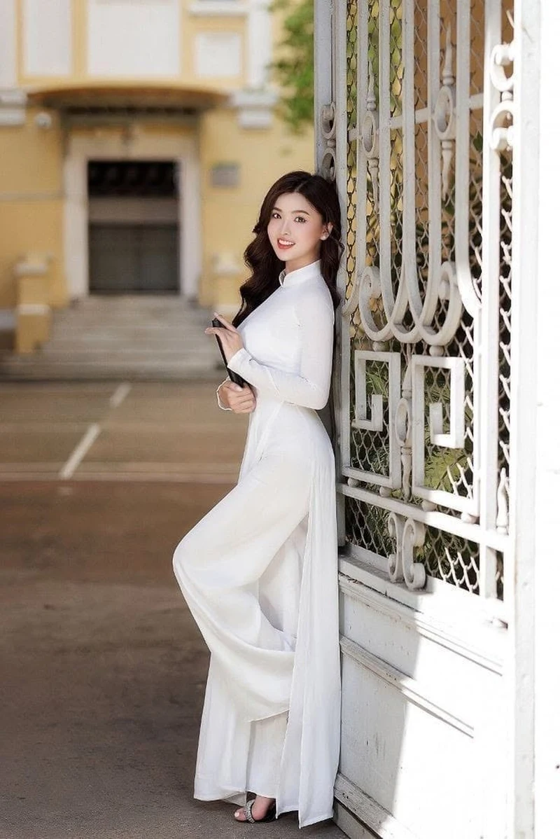Ảnh áo dài khiêu dâm quyến rũ