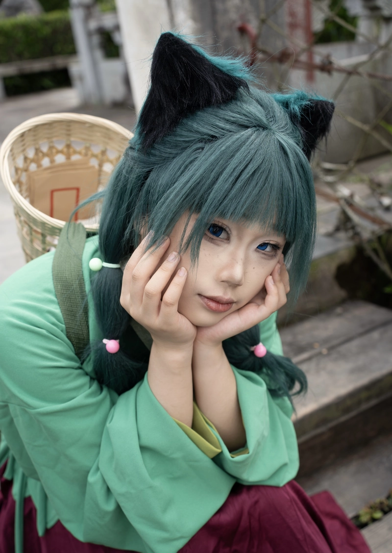 Ảnh biểu cảm vui mèo cosplay làm nổi bật khuôn mặt