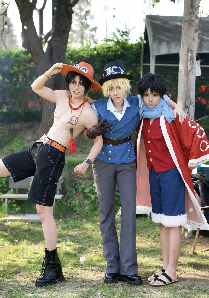 Ảnh cosplay One Piece thần thái cuốn hút