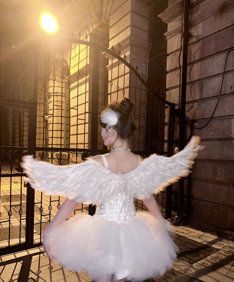 Ảnh cosplay thiên thần màu sắc dịu nhẹ thanh