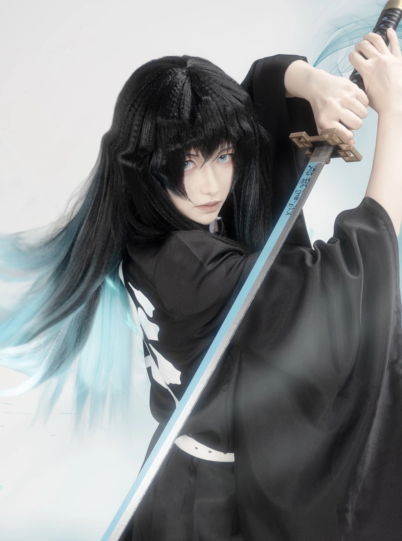 Ảnh gương mặt sắc nét hà trụ cosplay rõ từng chi tiết