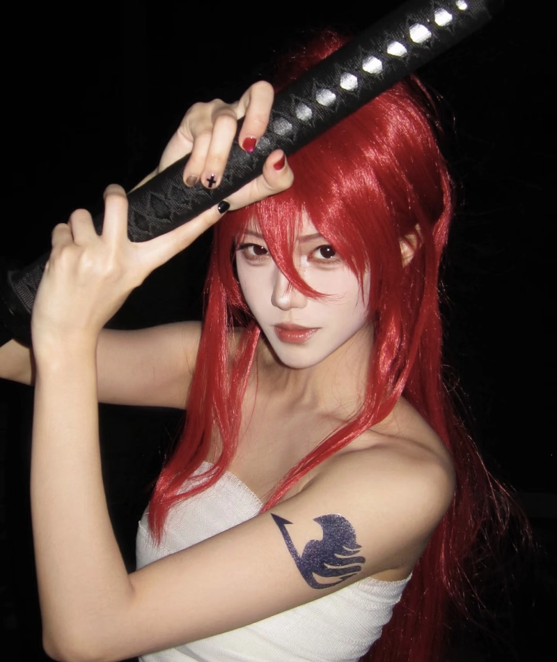 Ảnh nhân vật đẹp mang phong cách cosplay Erza
