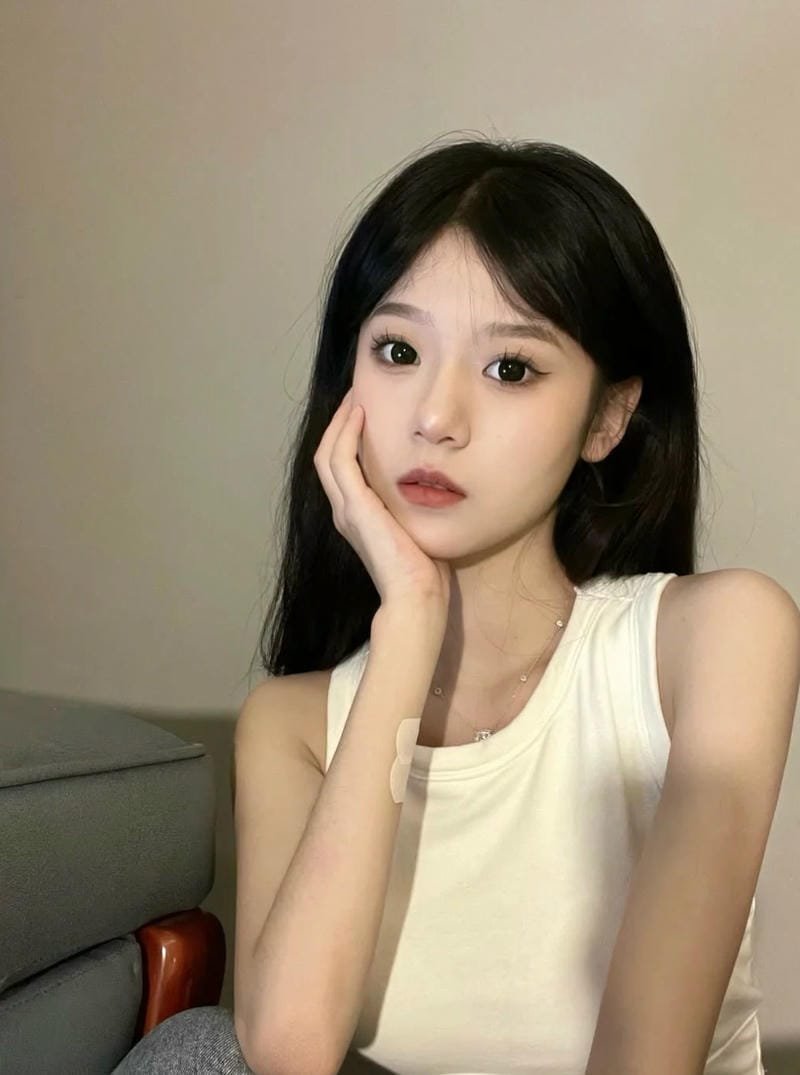 Ảnh nữ sinh 2k2 phong thái nhẹ